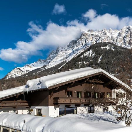 Apartmenthaus Larchenhof Ehrwald Exterior photo